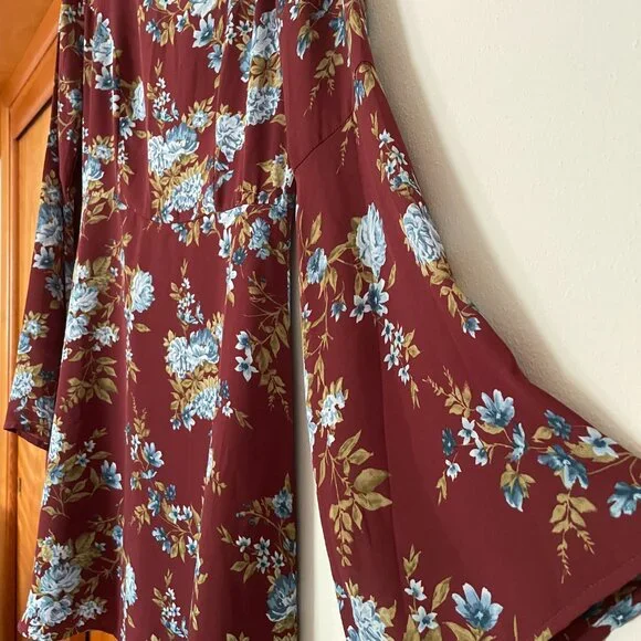 Forever 21 Floral Flare Sleeve Dress - Picture 2 of 5